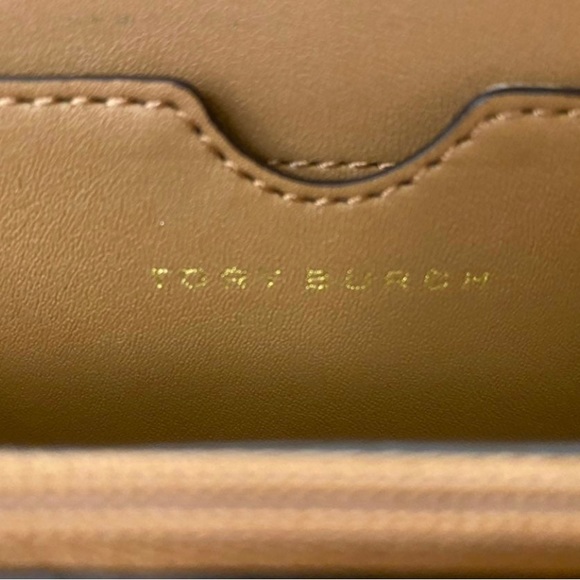 Tory Burch gold wallet in good used condition - Picture 3 of 4